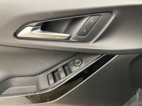 New 2026 Chevrolet Equinox LT w/ Safety and Technology Package AWD/4WD image 11
