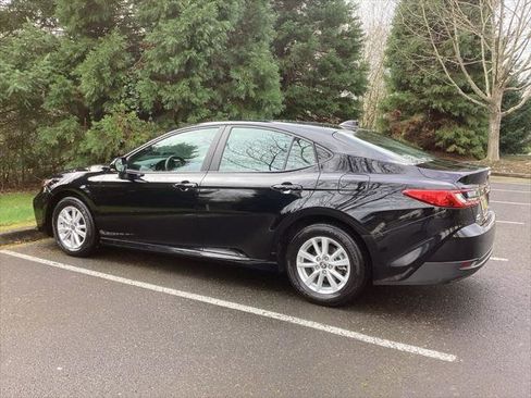 Certified 2025 Toyota Camry LE AWD/4WD image 8