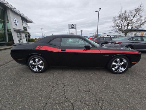 Used 2015 Dodge Challenger R/T Plus image 2
