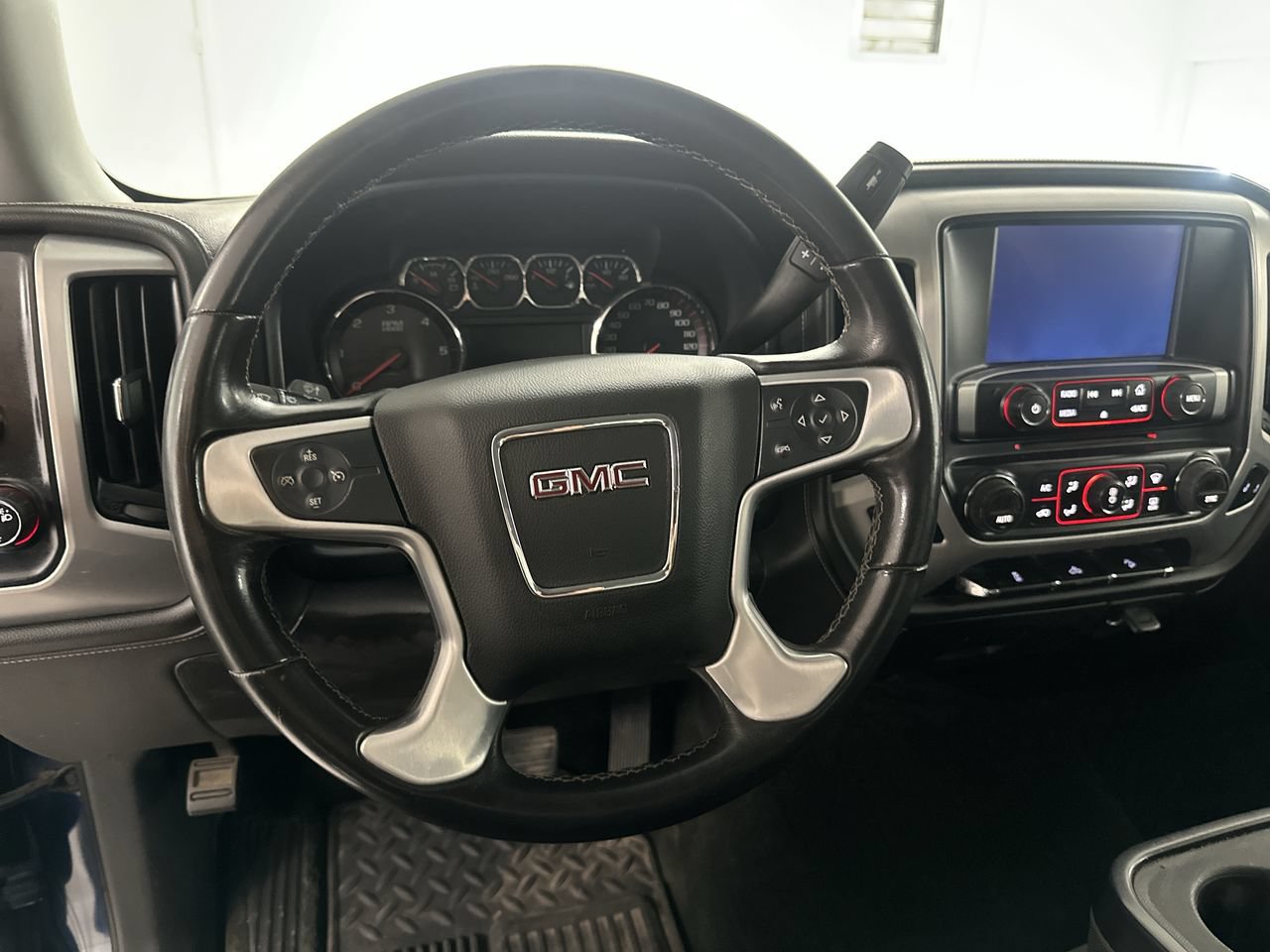 Used 2015 GMC Sierra 1500 SLE w/ SLE Value Package AWD/4WD image 13