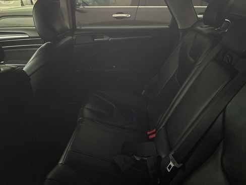 Used 2019 Ford Fusion Titanium image 12