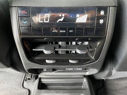 Used 2023 Jeep Grand Cherokee L Altitude AWD/4WD image 24