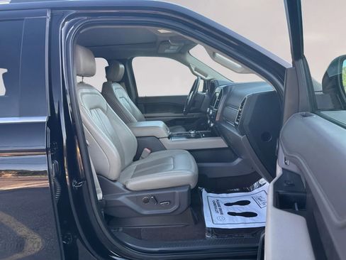 Used 2020 Ford Expedition Limited image 21