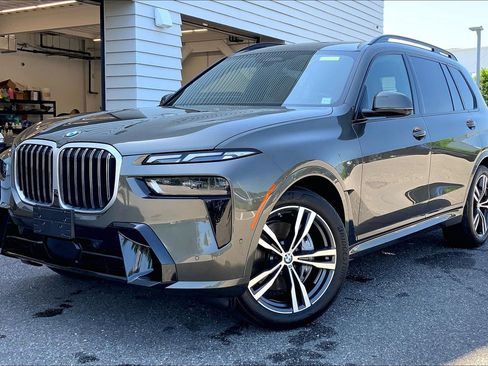 Used 2024 BMW X7 xDrive40i w/ M Sport Package AWD/4WD image 1