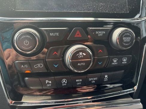 Used 2019 Jeep Grand Cherokee Altitude AWD/4WD image 10