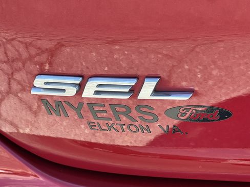 Used 2023 Ford Edge SEL w/ Convenience Package AWD/4WD image 9