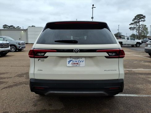 Used 2024 Toyota Grand Highlander Platinum image 4