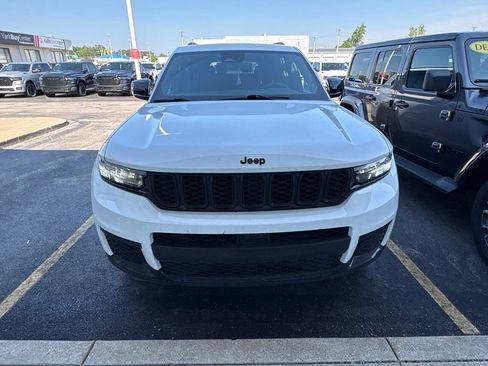 Certified 2023 Jeep Grand Cherokee L Altitude AWD/4WD image 2