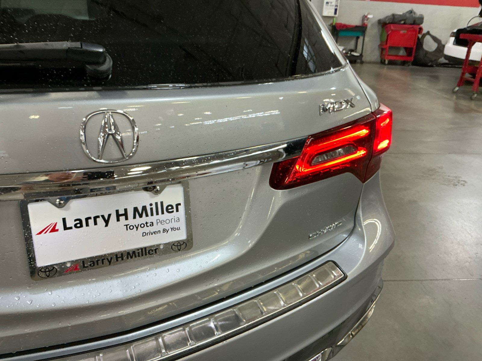 Used 2020 Acura MDX SH-AWD image 25