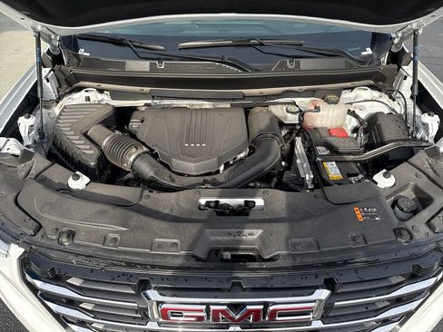 Used 2025 GMC Acadia Elevation image 25