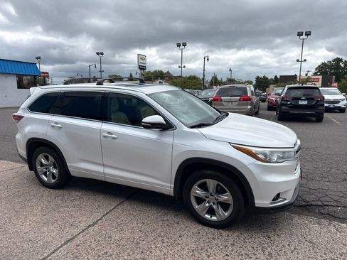Used 2015 Toyota Highlander Limited w/ Driver Technology Package AWD/4WD image 8