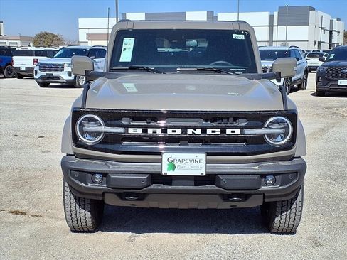 New 2025 Ford Bronco Outer Banks image 2