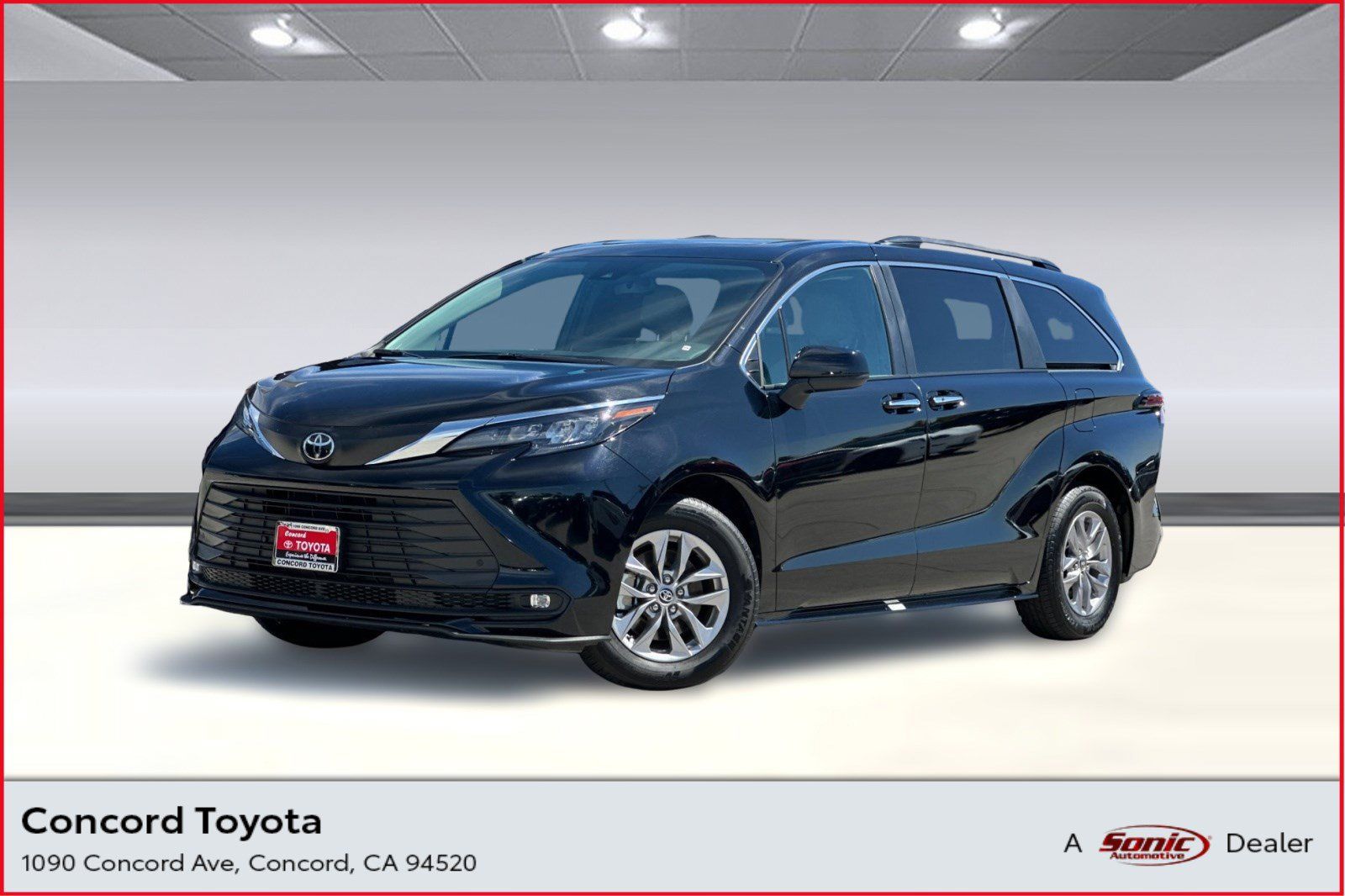 Used 2026 Toyota Sienna XLE FWD image 1