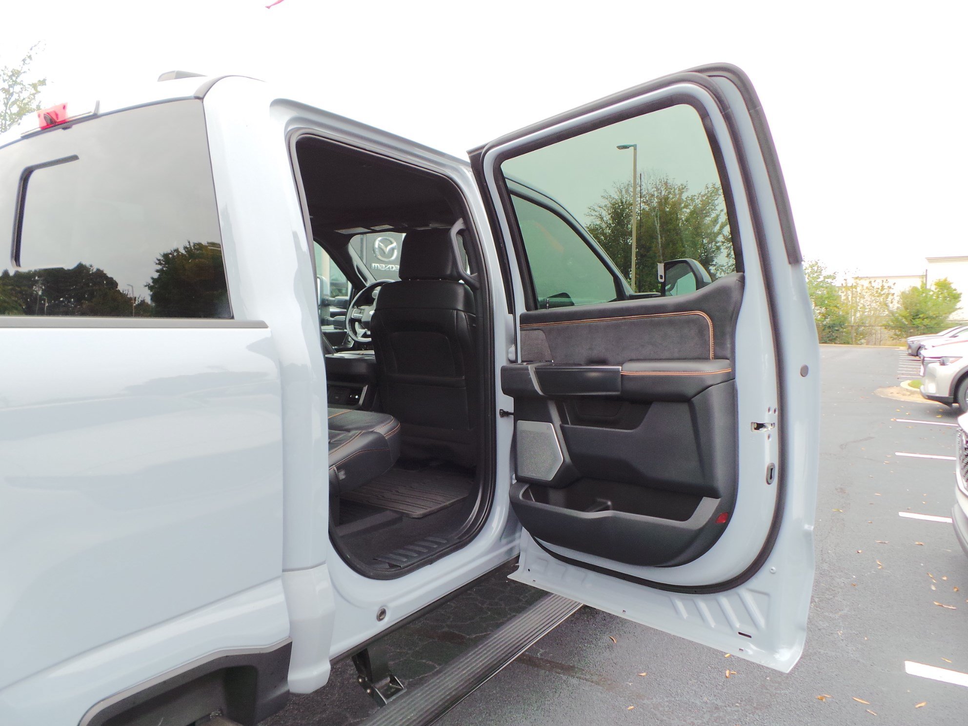 Used 2024 Ford F250 Platinum w/ FX4 Off-Road Package AWD/4WD image 43
