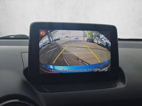 Used 2019 Toyota Yaris LE FWD image 13