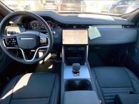 New 2025 Land Rover Discovery Sport Dynamic SE image 6