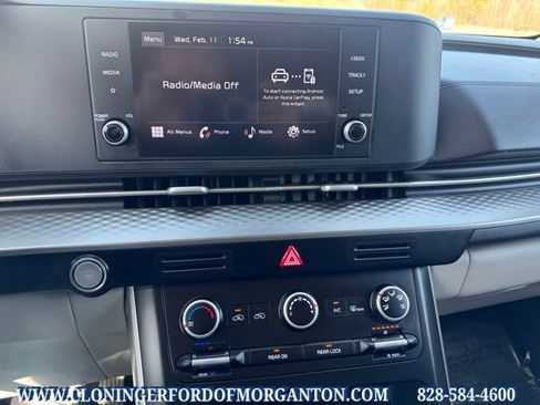 Used 2023 Kia Carnival LX image 26