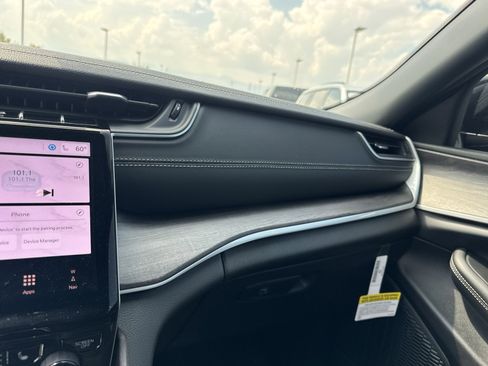 New 2025 Jeep Grand Cherokee L Limited w/ Trailer Tow Package image 22