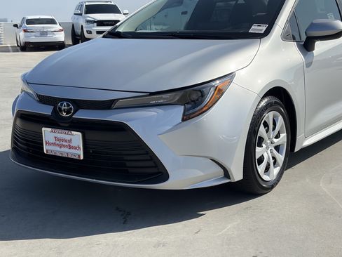 Certified 2025 Toyota Corolla LE FWD image 7