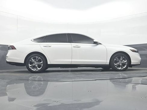 Used 2024 Honda Accord EX-L image 34