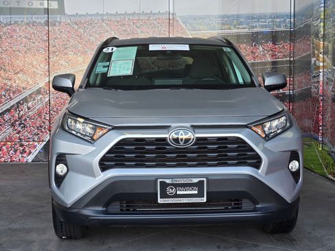 Used 2021 Toyota RAV4 XLE image 3