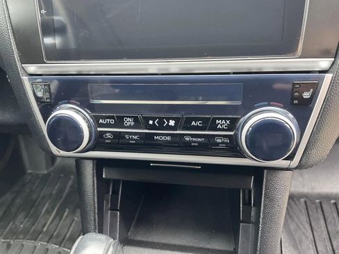 Used 2019 Subaru Outback 2.5i Limited AWD/4WD image 21