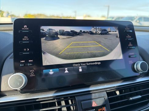 Used 2022 Honda Accord Sport image 9