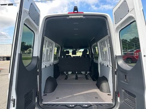 Used 2026 Mercedes-Benz Sprinter 2500 image 32