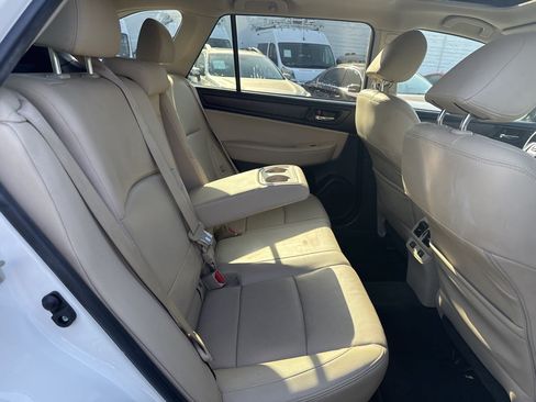 Used 2015 Subaru Outback 2.5i Limited AWD/4WD image 9