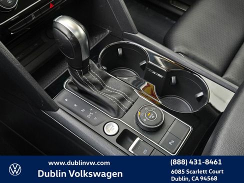 Certified 2022 Volkswagen Atlas SEL R-Line image 20