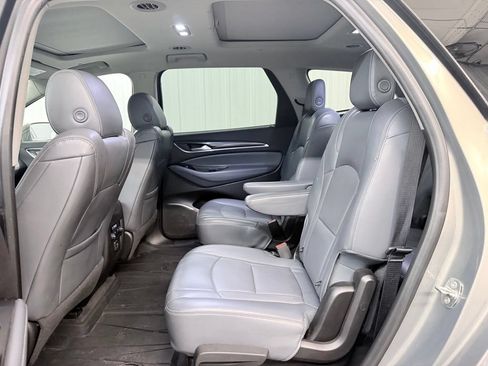 Used 2018 Buick Enclave Essence AWD/4WD image 28