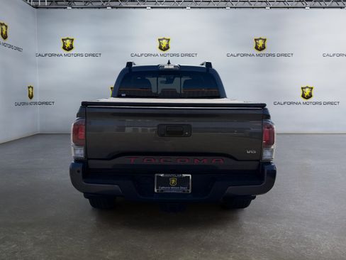Used 2020 Toyota Tacoma TRD Sport w/ Technology Package RWD image 4