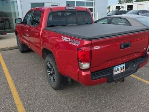 Used 2016 Toyota Tacoma TRD Sport w/ Towing Package AWD/4WD image 7