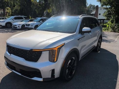 Used 2025 Kia Sorento SX Prestige AWD/4WD image 3