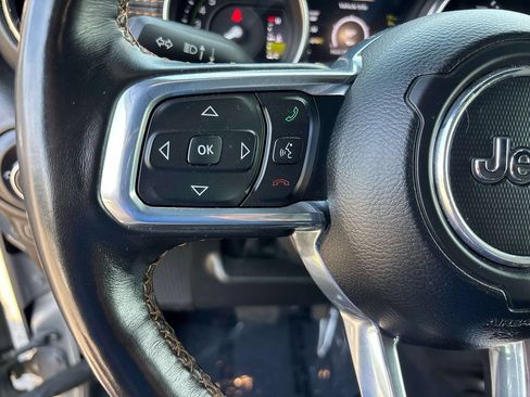 Used 2023 Jeep Wrangler Unlimited Sahara AWD/4WD image 20
