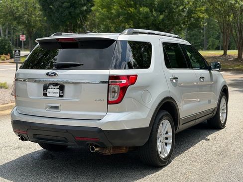 Used 2014 Ford Explorer XLT w/ Equipment Group 202A AWD/4WD image 5