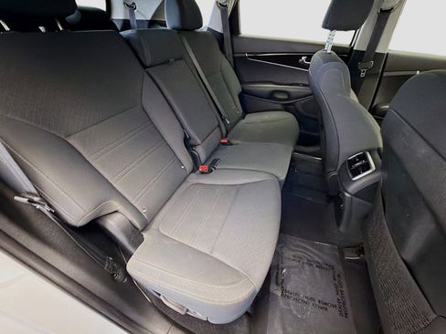 Used 2020 Kia Sorento LX FWD image 14