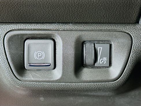 Used 2023 GMC Acadia SLT image 17