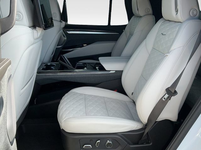 Used 2026 Cadillac Escalade V AWD/4WD image 16