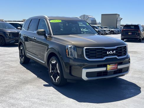 Used 2023 Kia Telluride S FWD image 10