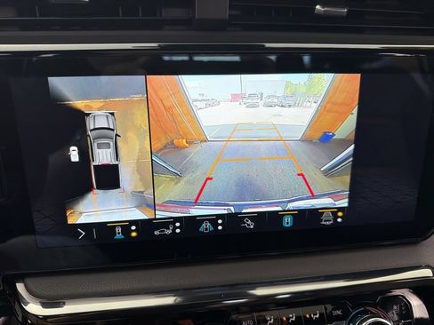 Used 2023 GMC Sierra 1500 AT4 w/ AT4 Preferred Package AWD/4WD image 18