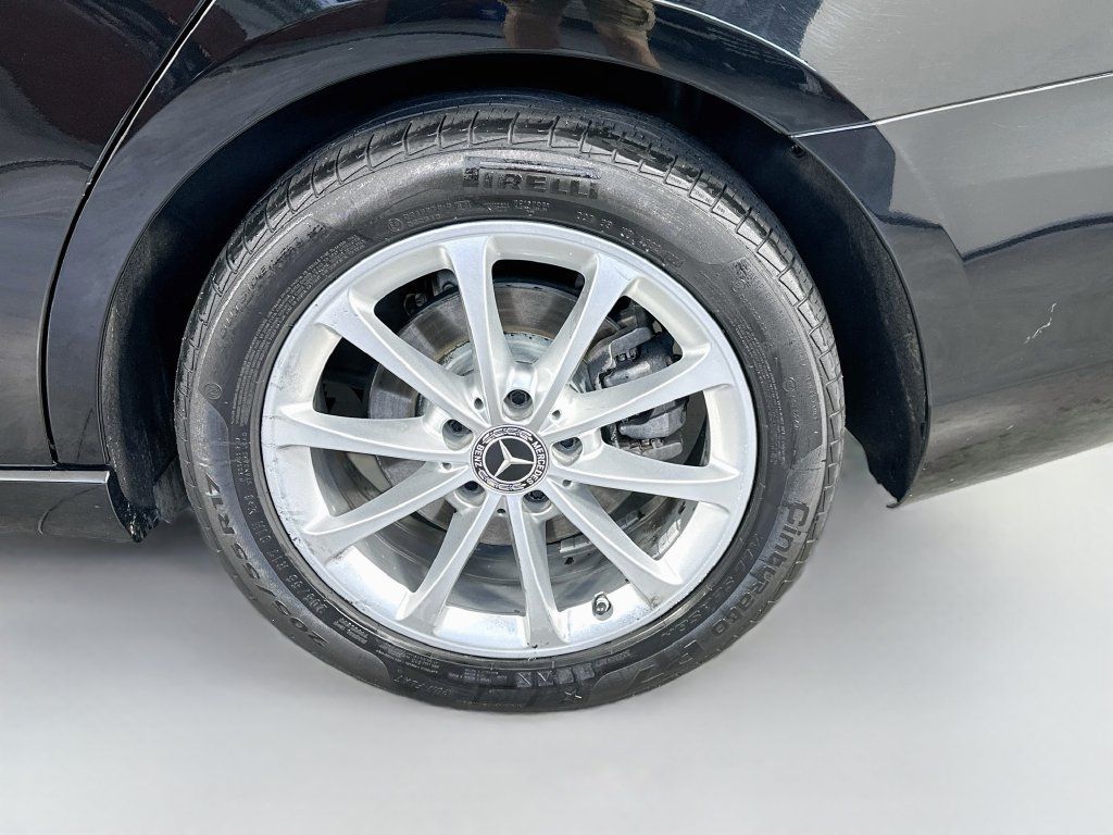 Used 2019 Mercedes-Benz A 220 w/ Premium Package image 33