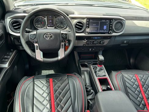 Used 2022 Toyota Tacoma SR5 image 17