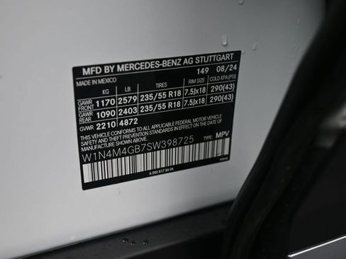 Certified 2025 Mercedes-Benz GLB 250 image 18