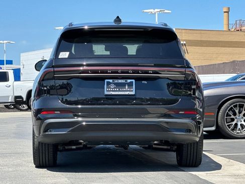 New 2026 Lincoln Nautilus Black Label w/ Jet Appearance Package AWD/4WD image 4