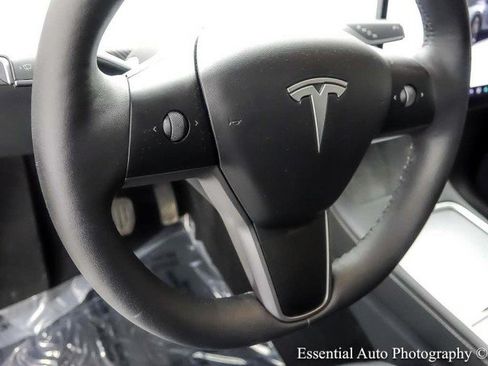 Used 2024 Tesla Model Y Long Range AWD/4WD image 16