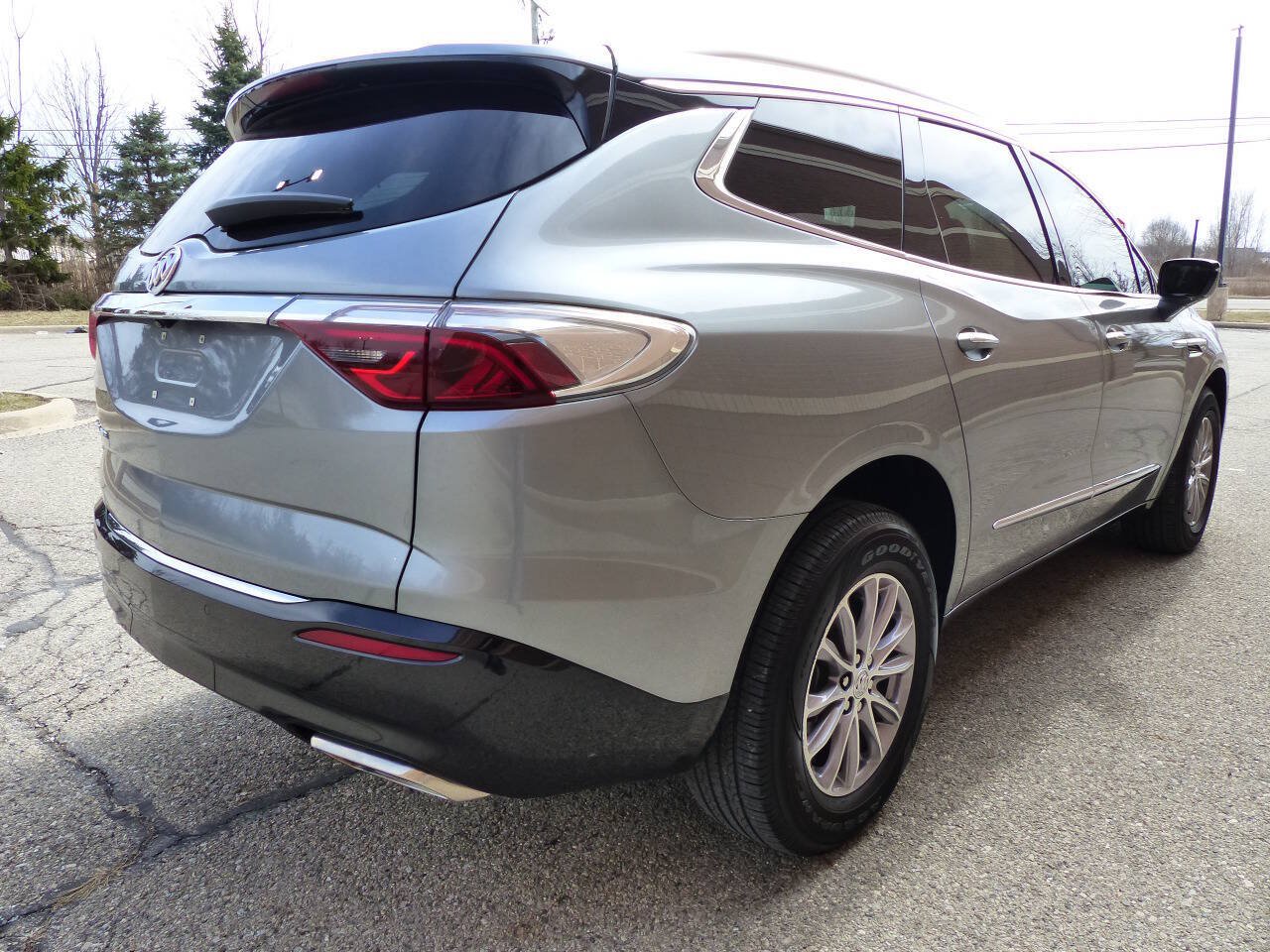 Used 2023 Buick Enclave Essence w/ LPO, Floor Liner Package FWD image 10