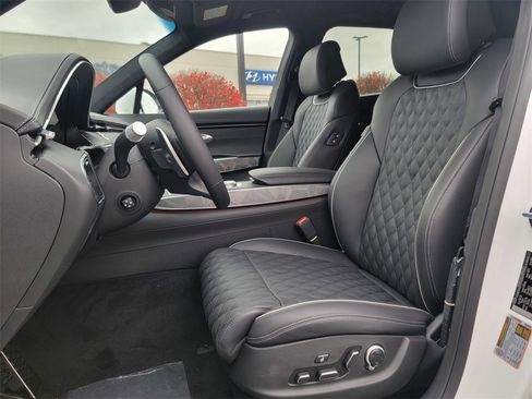New 2025 Genesis GV70 3.5T Sport w/ Sport Advanced Package image 13