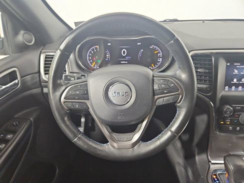 Used 2019 Jeep Grand Cherokee Laredo RWD image 15