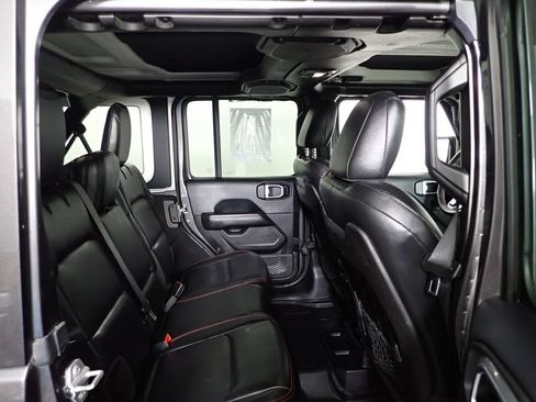 Used 2018 Jeep Wrangler Unlimited Rubicon w/ Dual Top Group AWD/4WD image 34